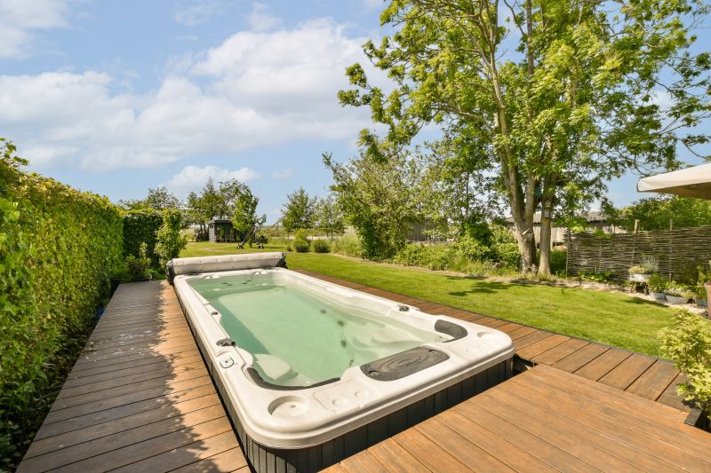 Hot Tub Deck Construction in Seattle, WA